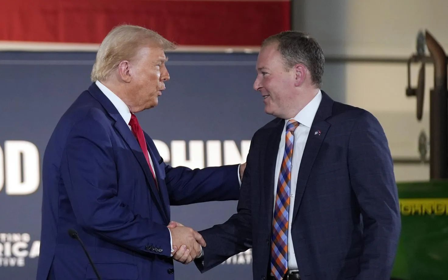 Трамп обсуждал увольнение главы Минюста из-за дела Эпштейна: что известно