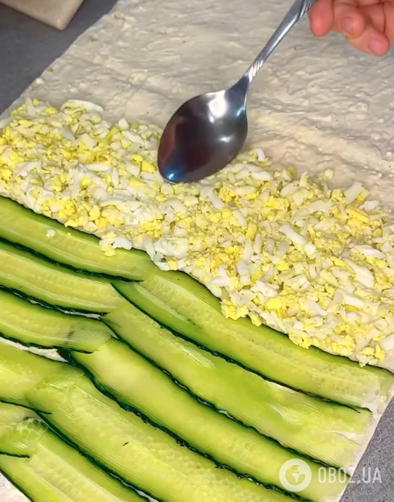 Закусочный рулет из лаваша с вкусной начинкой: рецепт блюда для пасхального стола