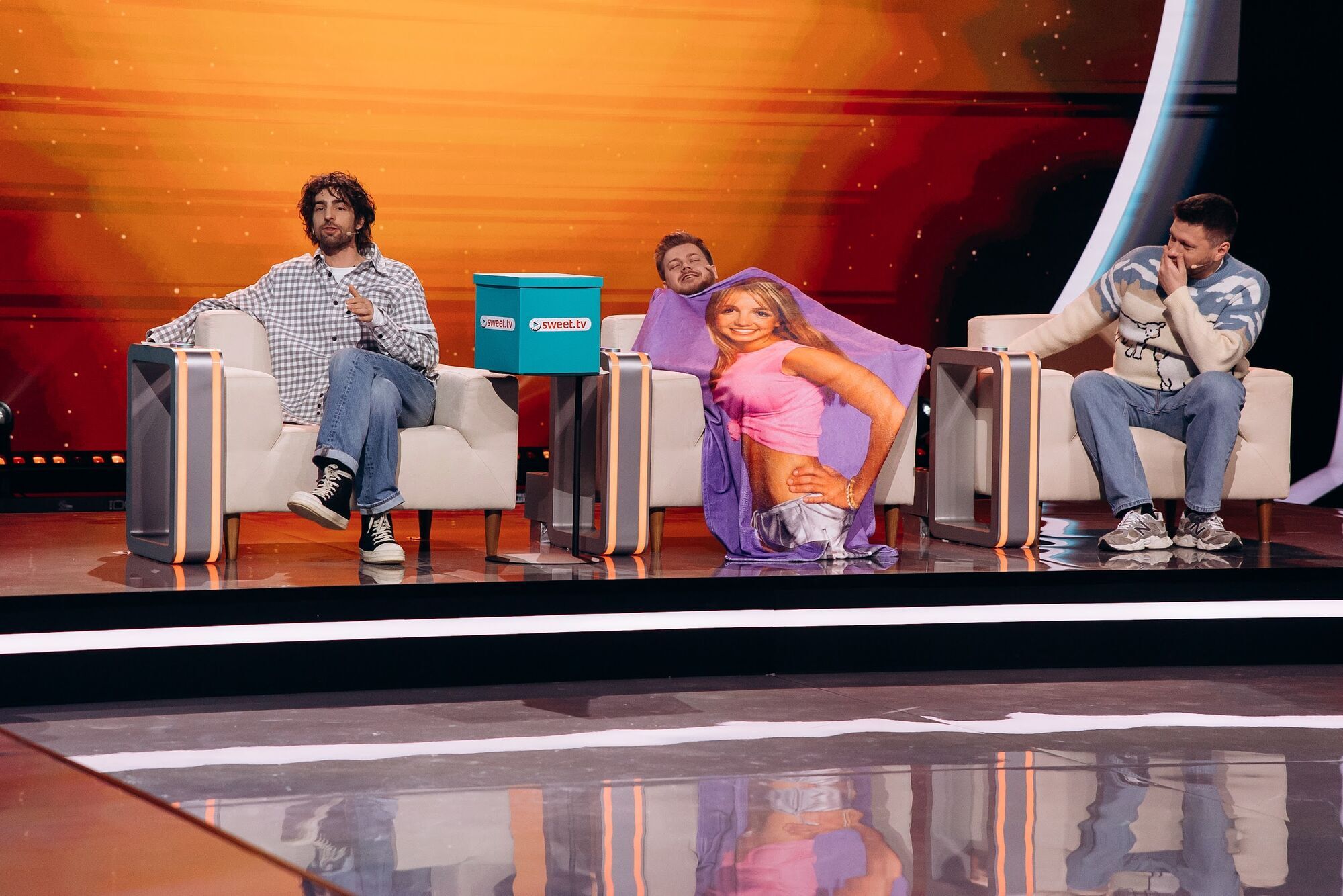 Хто з українських зірок бреше найкраще? На Sweet.tv стартувало шоу, де правда – абсурдніша за вигадку