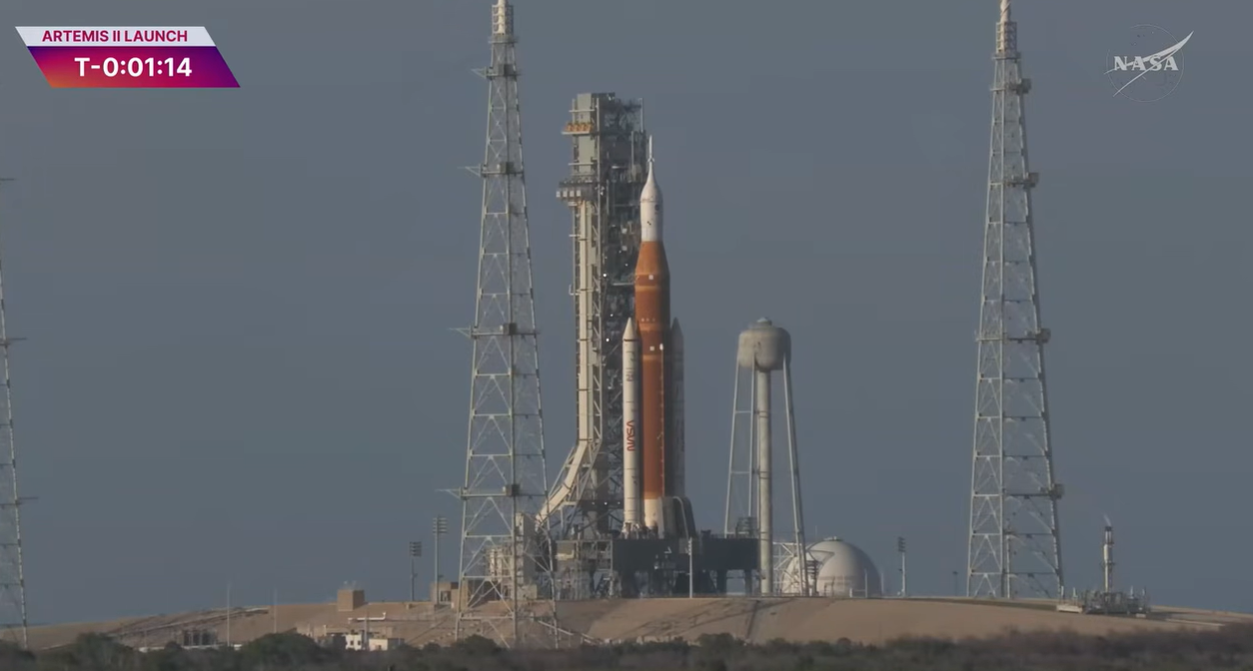 Люди повертаються на Місяць: запуск Artemis 2 пройшов успішно