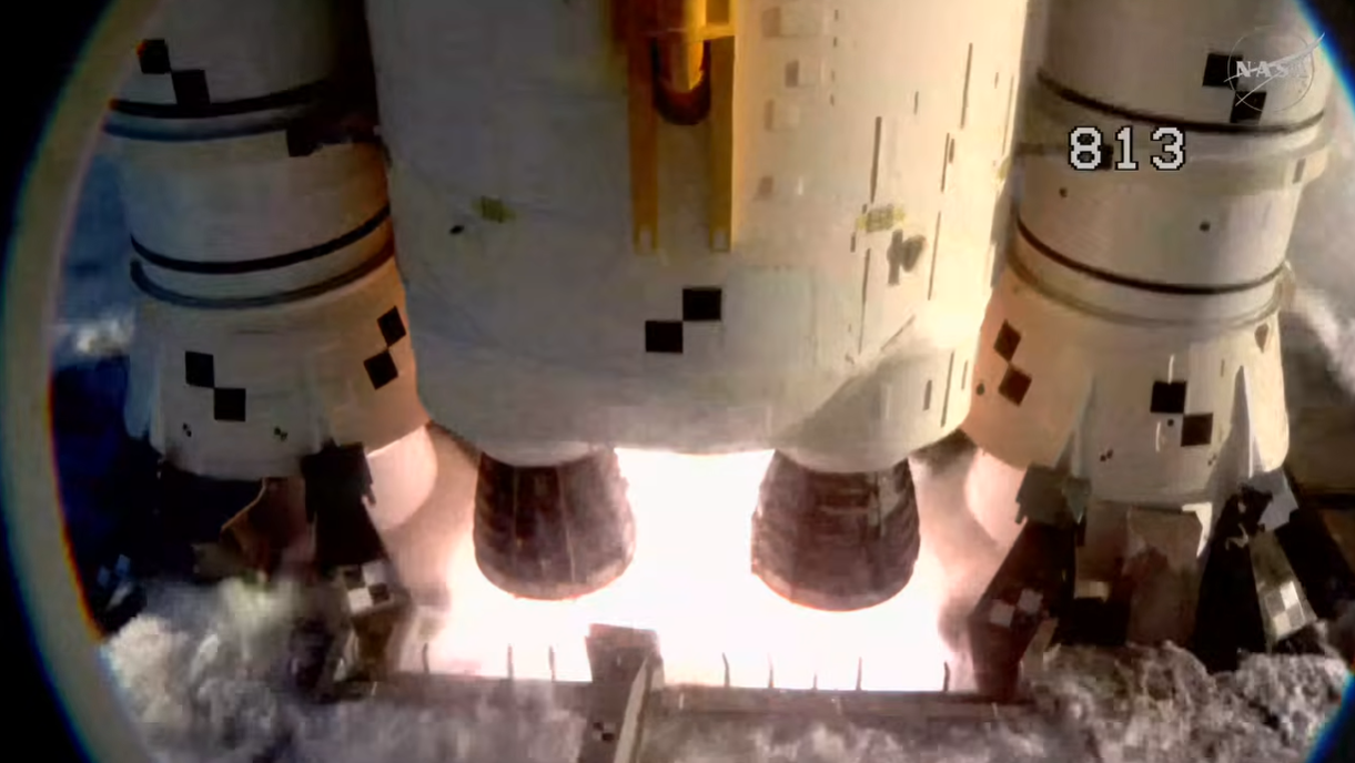 Люди повертаються на Місяць: запуск Artemis 2 пройшов успішно