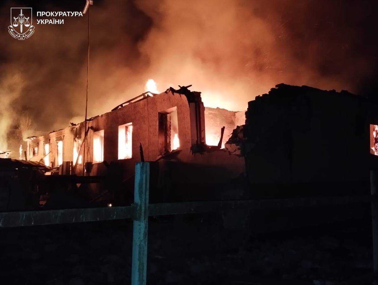 Оккупанты атаковали Великий Бурлук на Харьковщине: пострадали три человека. Фото и видео