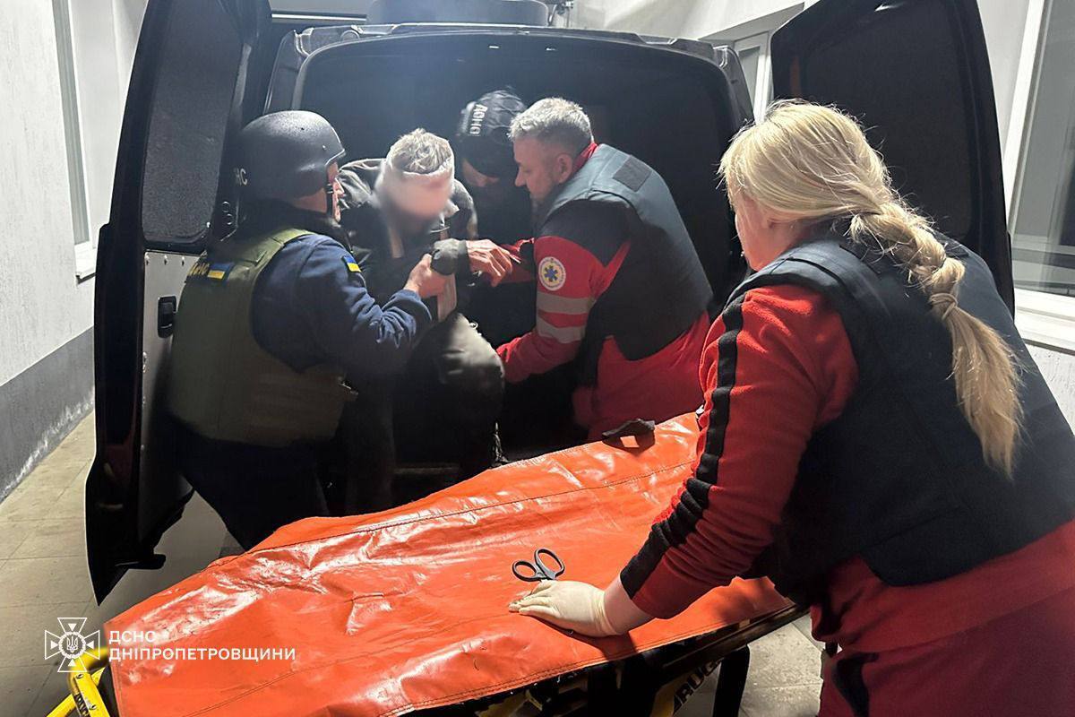 На Днепропетровщине в результате вражеской атаки пострадали шесть человек, произошли пожары. Фото