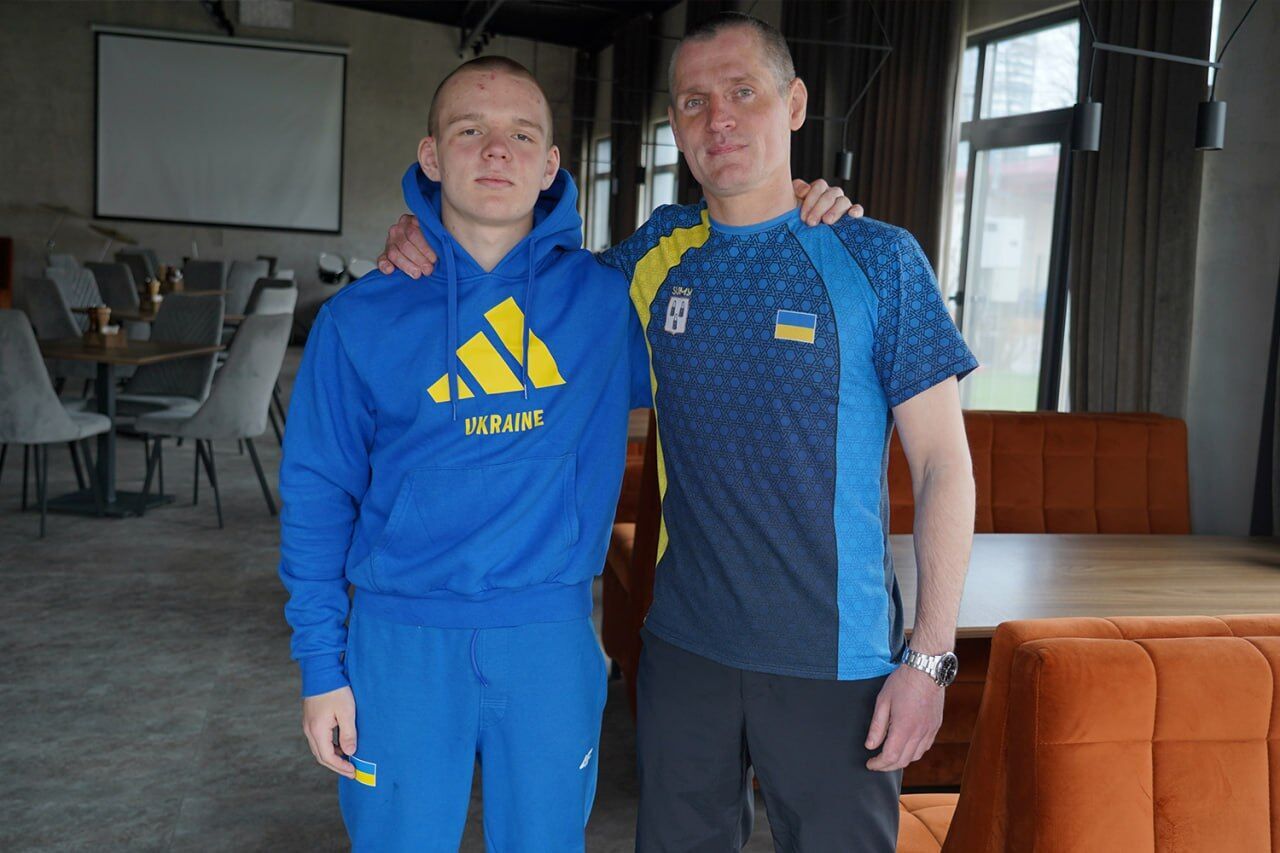 "Я выпрыгнул в окно, чтобы открыть дверь": Кирилл, который спасал людей в Сумах, рассказал свою историю музею "Голоса мирных" Фонда Рината Ахметова