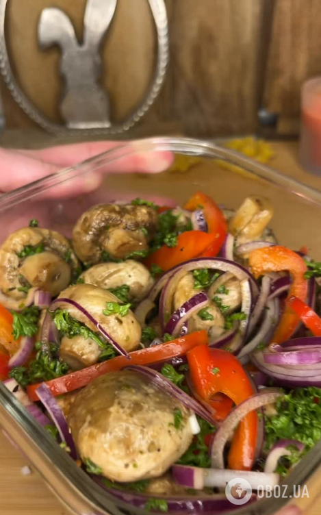 Швидкий салат із маринованих печериць: ділимось рецептом ароматної закуски