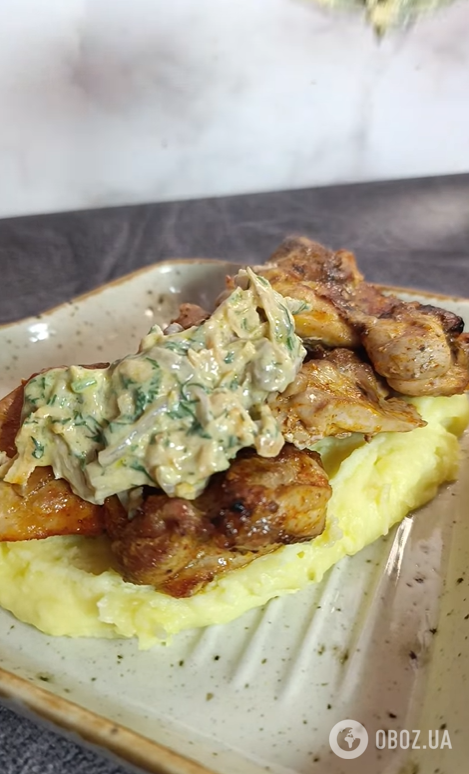 Соковита курка у ніжному грибному соусі: як смачно приготувати