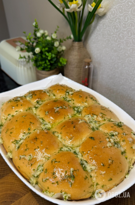 Пухкі пампушки з часником до борщу: ділимось найпростішим рецептом