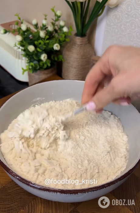 Пухкі пампушки з часником до борщу: ділимось найпростішим рецептом