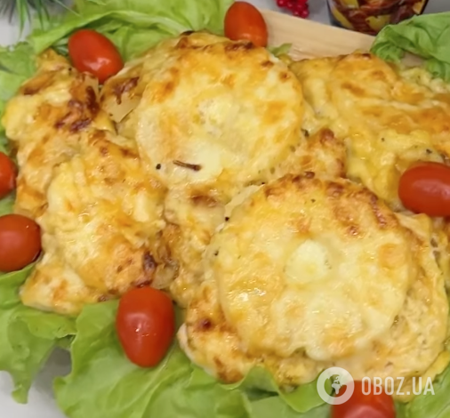 Соковите м'ясо по-французьки з сиром та ананасами: ділимося рецептом страви для святкового столу