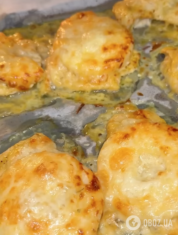 Соковите м'ясо по-французьки з сиром та ананасами: ділимося рецептом страви для святкового столу