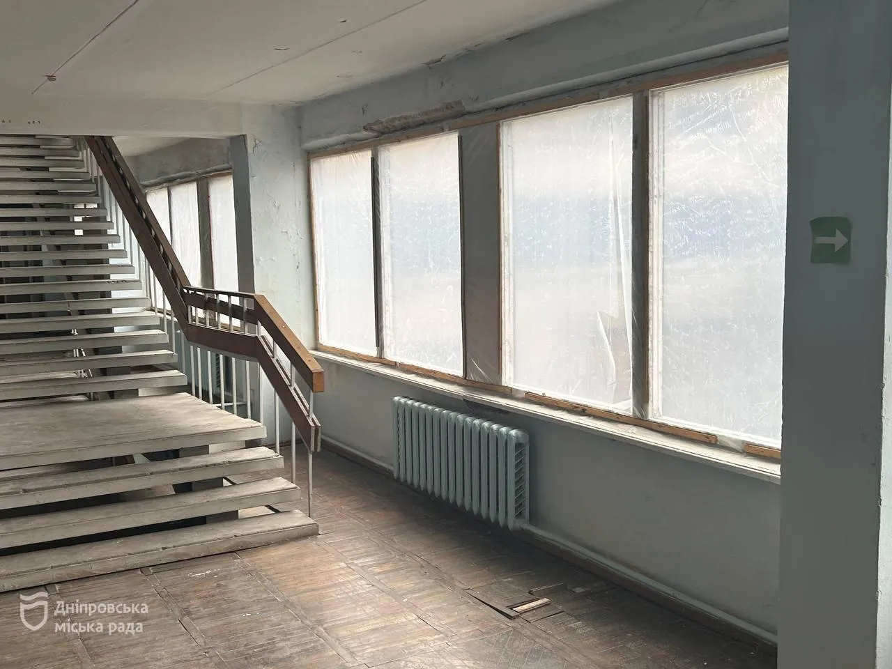 Международное сотрудничество и восстановление после ударов: в Днепре ремонтируют корпус УГУНТ, поврежденный в результате российских обстрелов