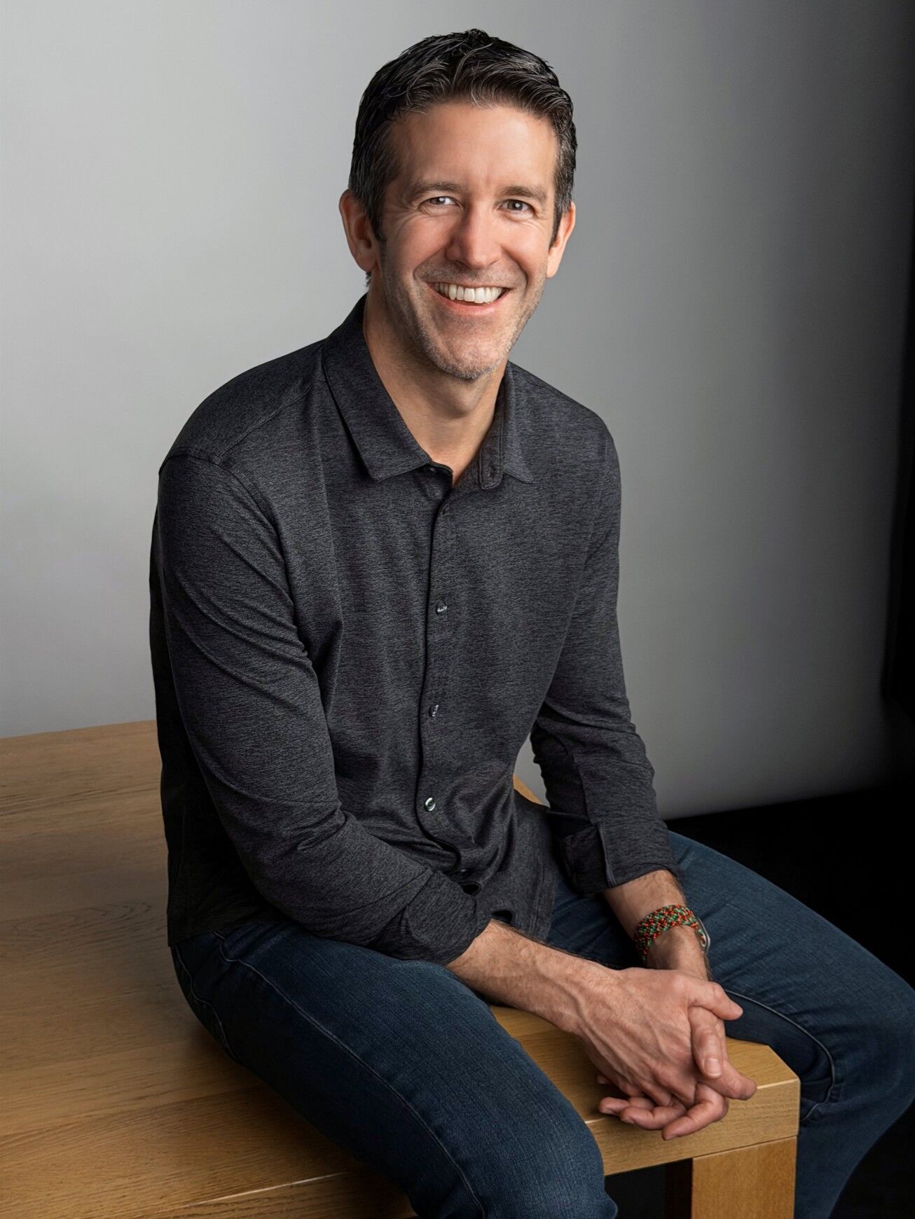 Тим Кук покидает пост главы Apple: кто займет его место