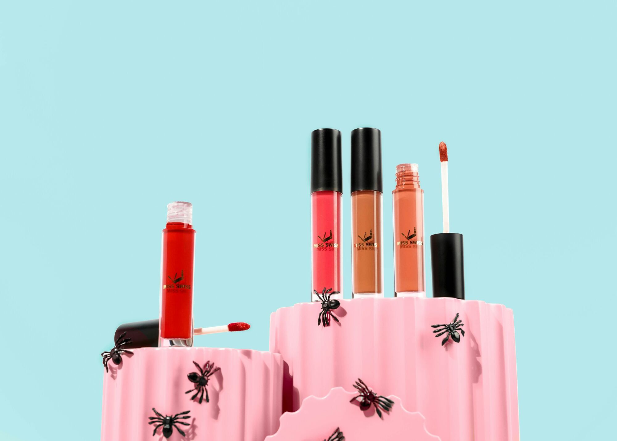 Какая помада мгновенно омолаживает: лучше всего подойдет женщинам за 50