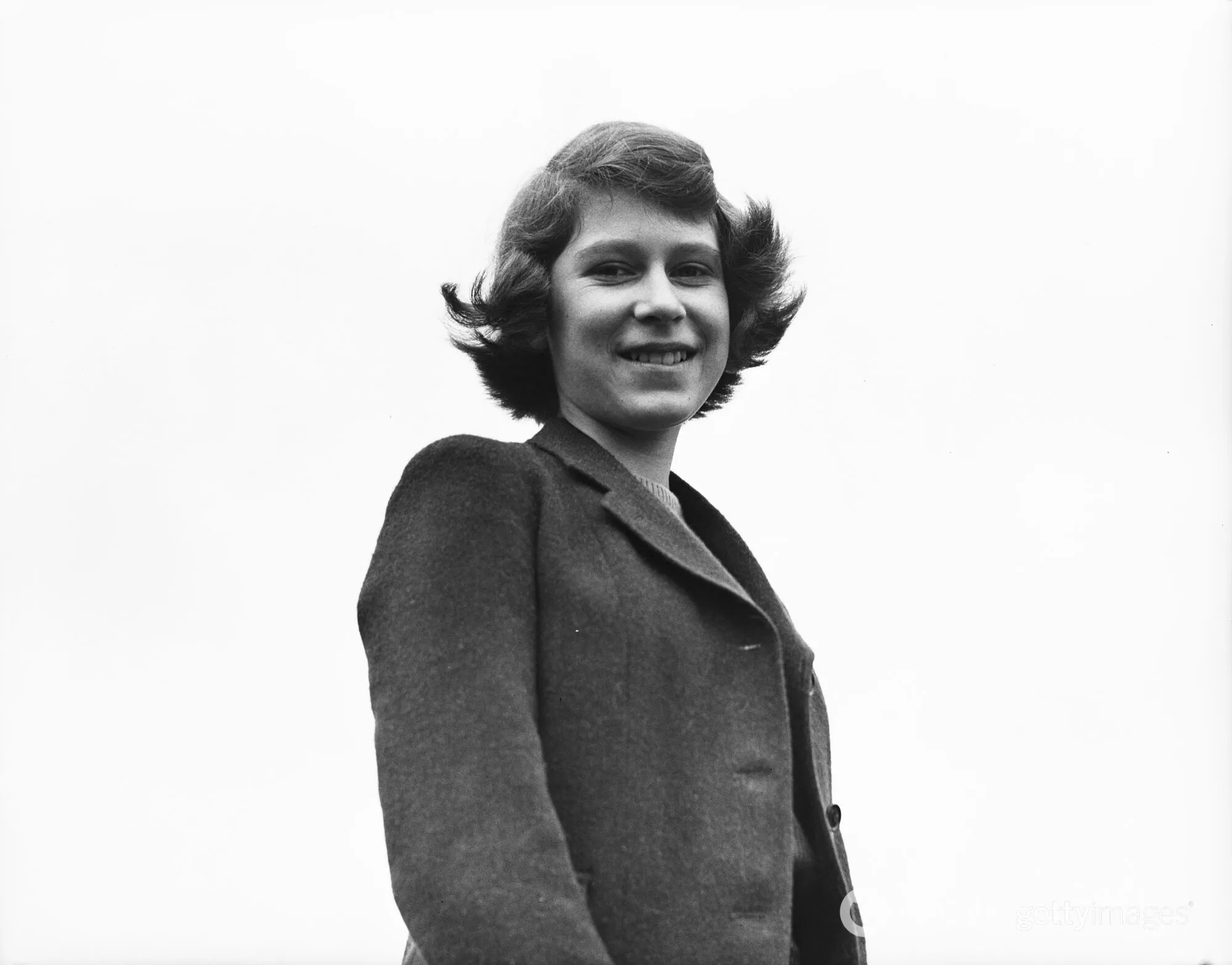 100 лет назад родилась королева Елизавета II: как она выглядела до того, как взошла на престол. Редкие фото