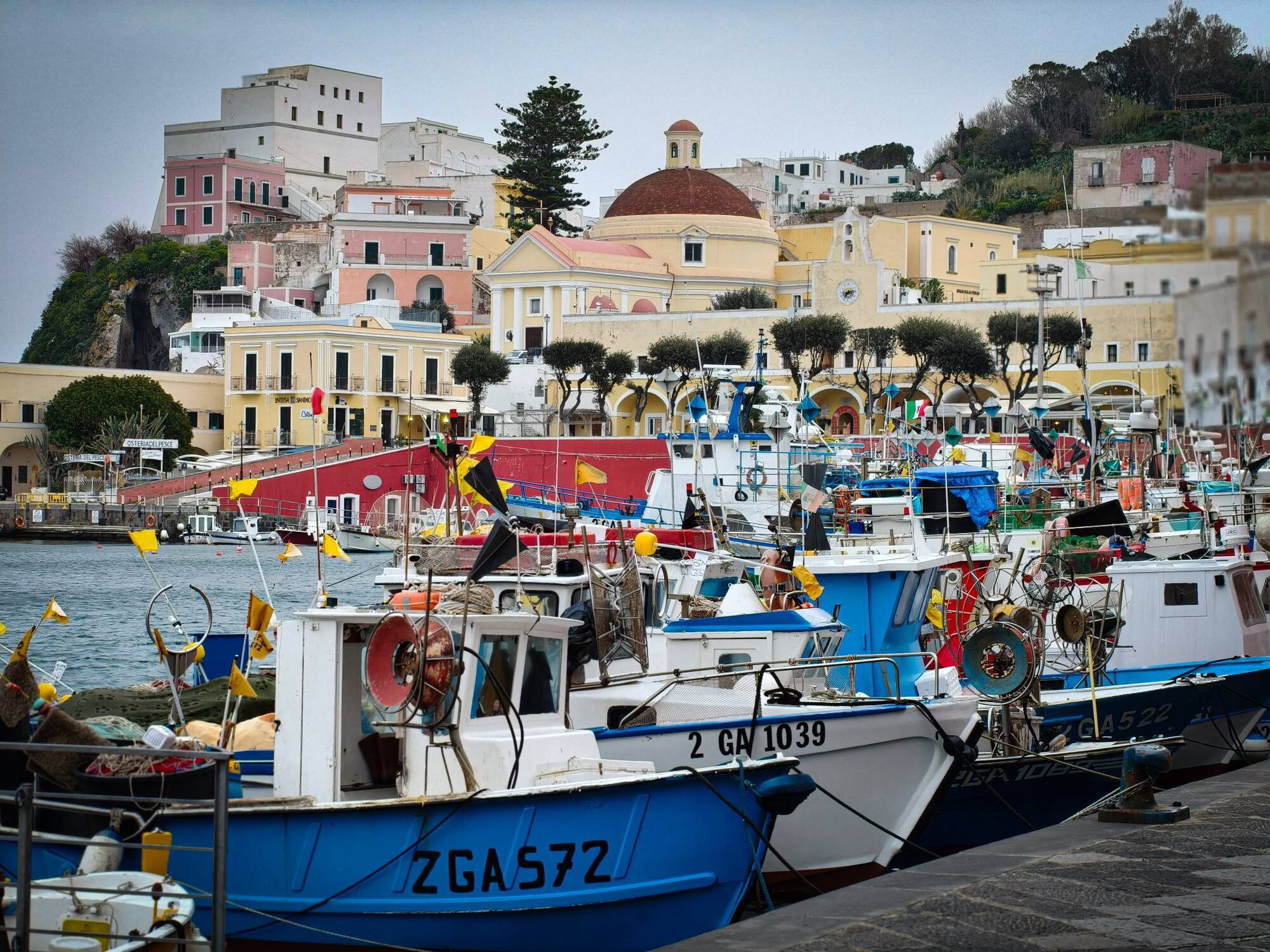 Рай без натовпу: туристам порадили острів за годину від Риму