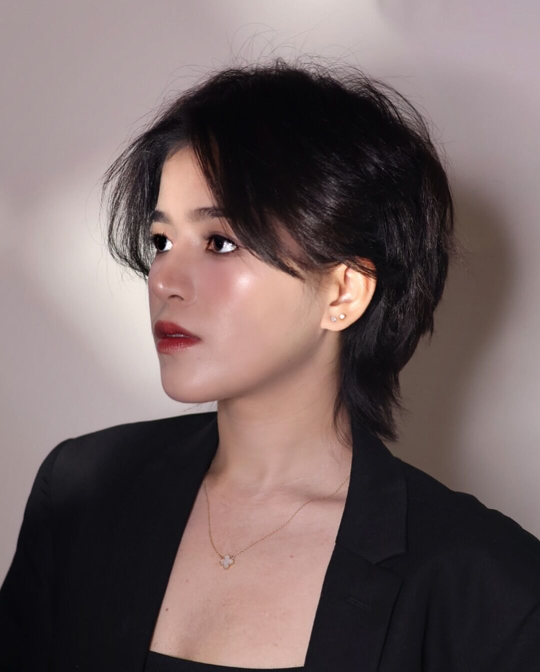 Идеальные для тонких волос: 8 современных причесок, которые создают иллюзию объема