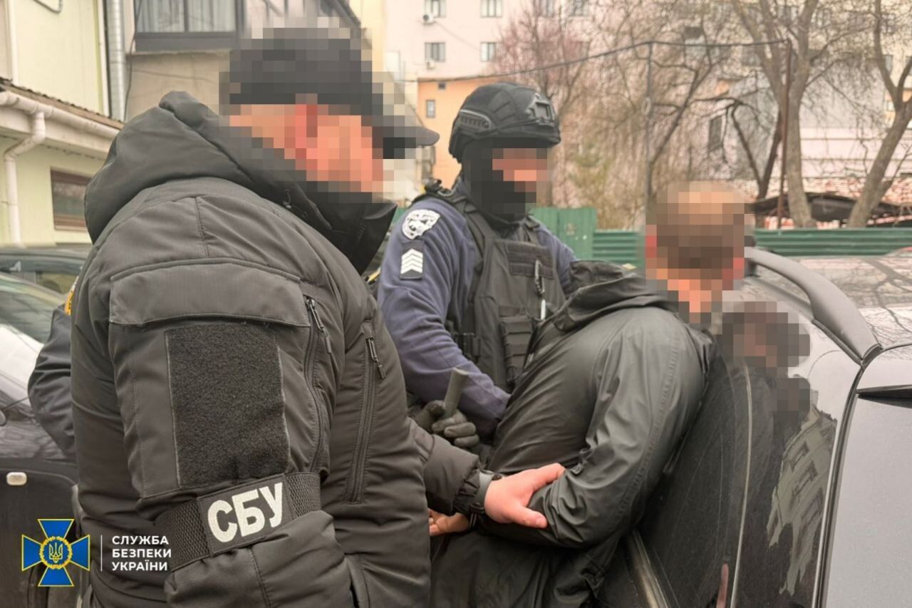 Брали до 20 тыс. долларов: в Украине разоблачили ряд новых схем по уклонению от мобилизации. Фото