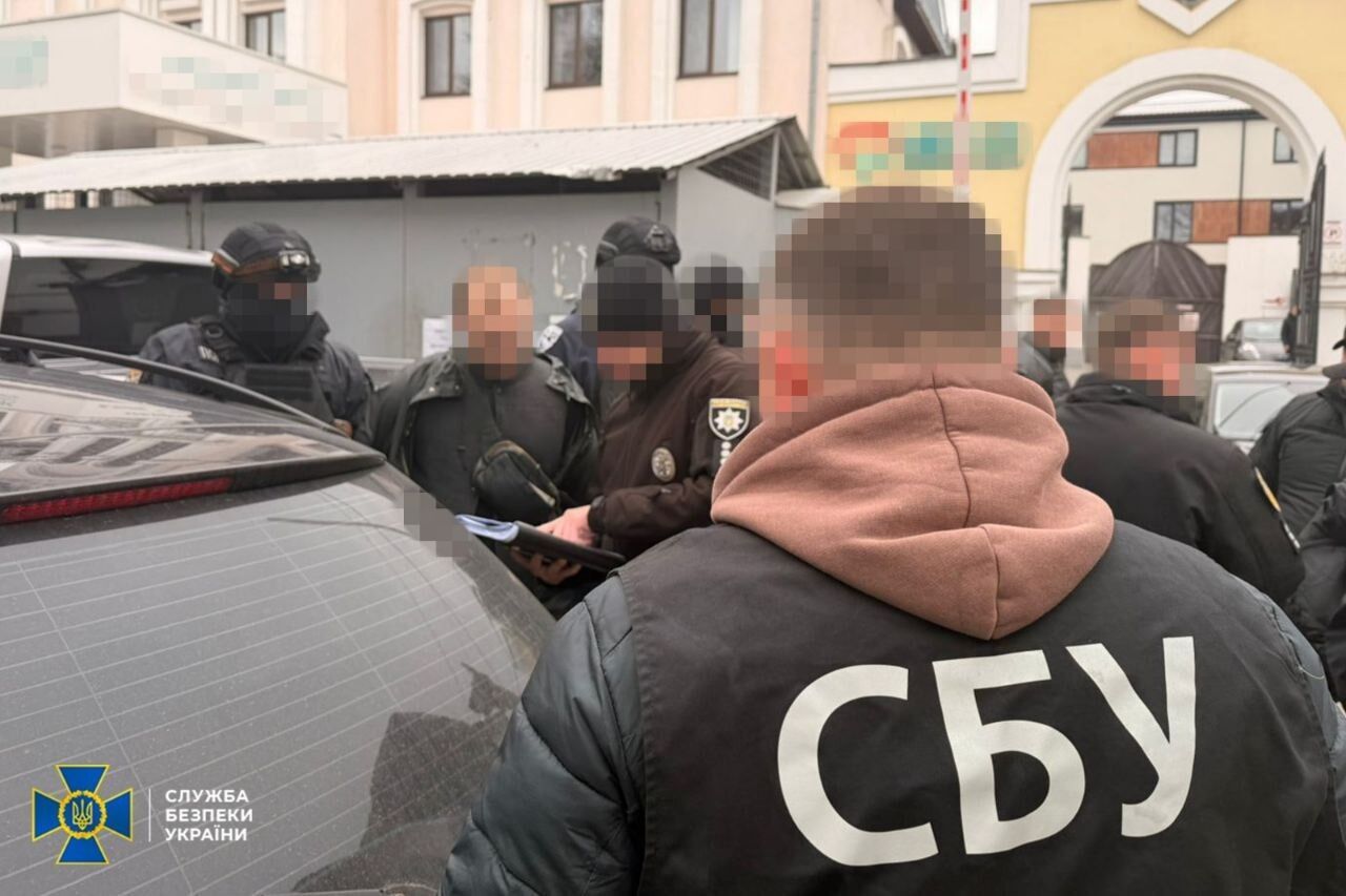 Брали до 20 тыс. долларов: в Украине разоблачили ряд новых схем по уклонению от мобилизации. Фото