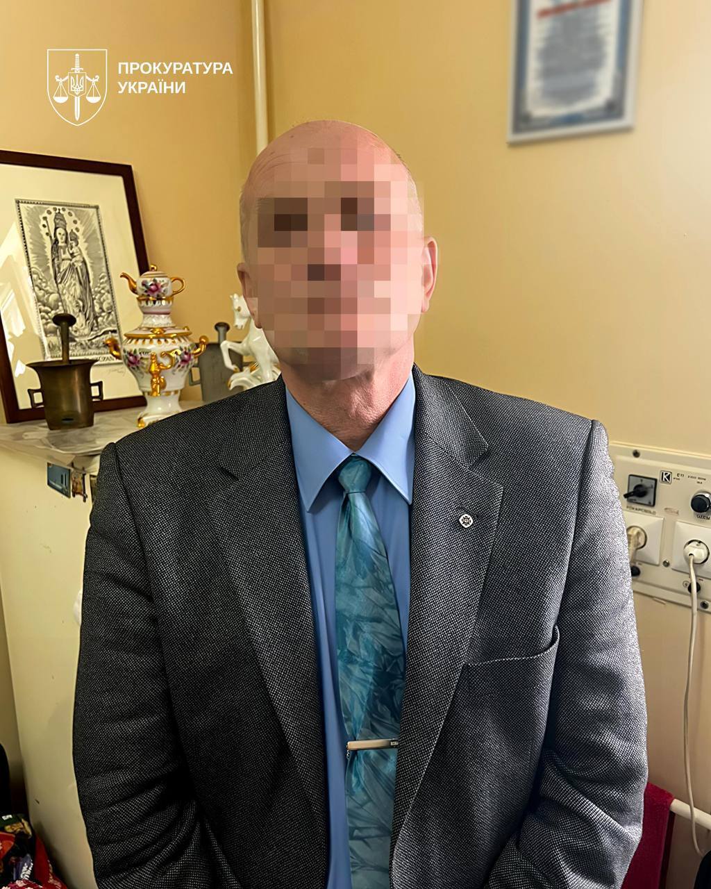 Вилучили 11 млн грн готівки: на Закарпатті затримали голову ВЛК, який оформляв фіктивні відстрочки від мобілізації. Фото