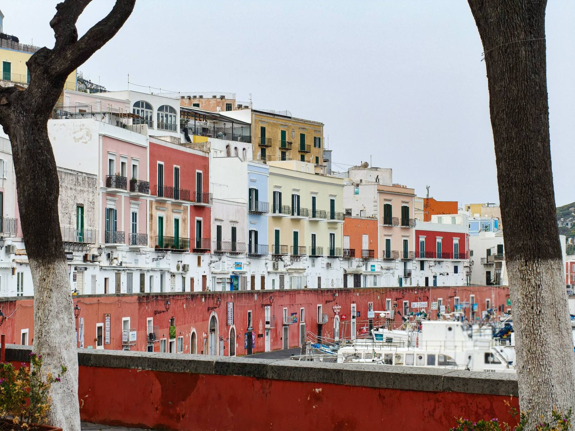 Рай без натовпу: туристам порадили острів за годину від Риму