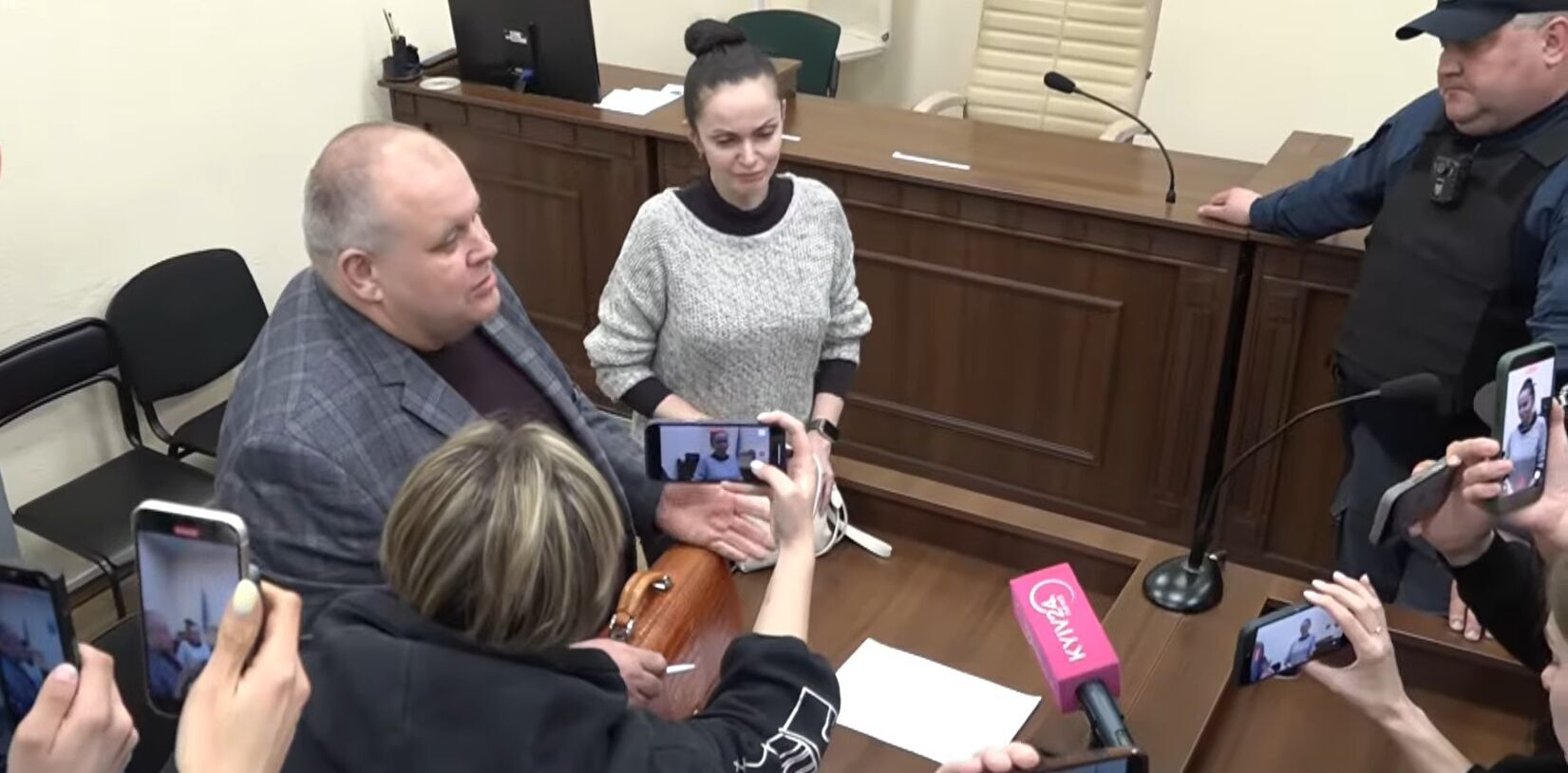 "Почему вы считаете меня виновной?" полицейская Анна Дудина, которую обвиняют в побеге во время теракта в Киеве, рассказала свою версию событий