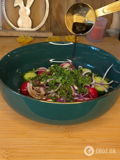 Хрусткий салат із битих огірків та редиски: ідеальна закуска для весняного періоду