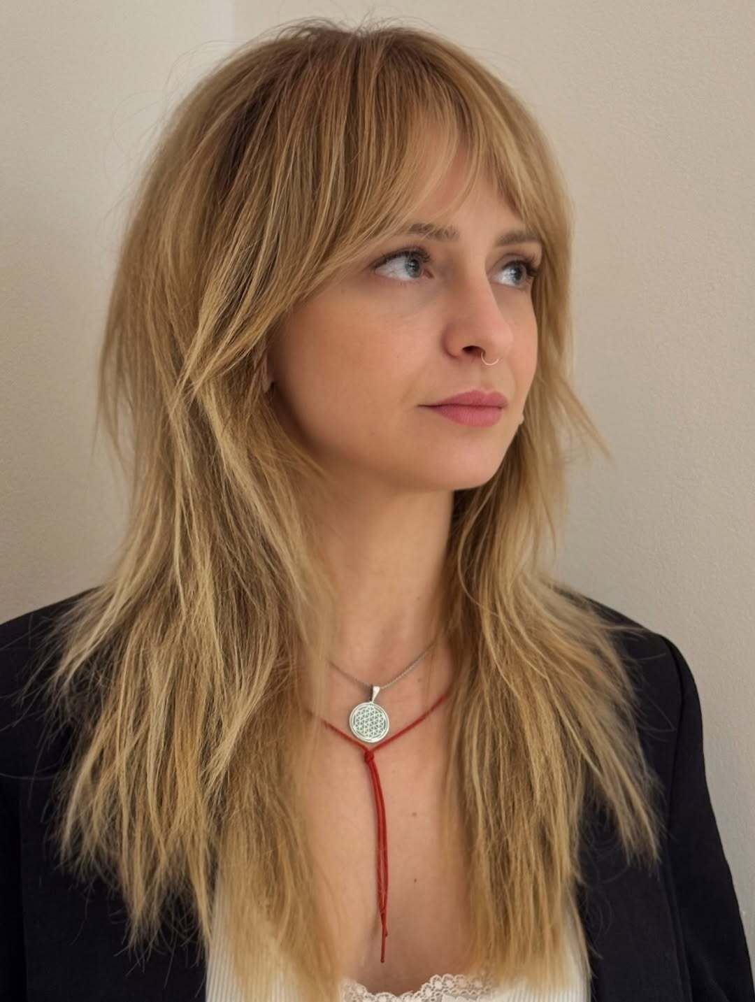 Идеальные для тонких волос: 8 современных причесок, которые создают иллюзию объема