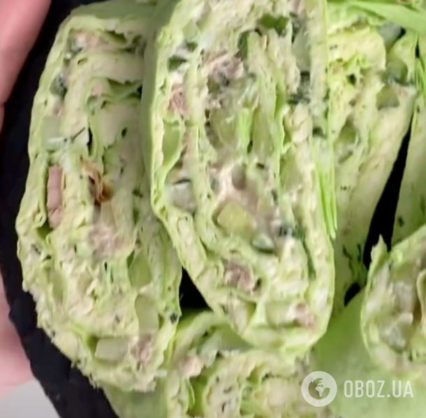 Закусочний рулет із лаваша зі смачною начинкою: рецепт бюджетної закуски для святкового столу