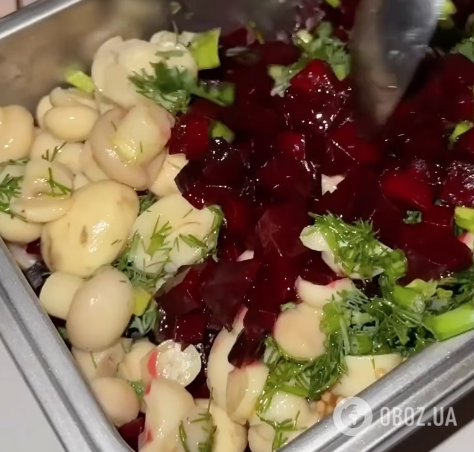 Корисний і смачний салат із буряка з печерицями: ділимося рецептом страви за 5 хвилин