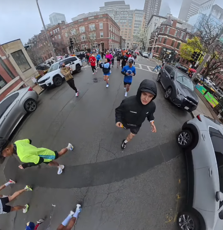 У Анатолія Анатоліча відмовили ноги під час поїздки до США: чому ведучий опинився в кріслі колісному