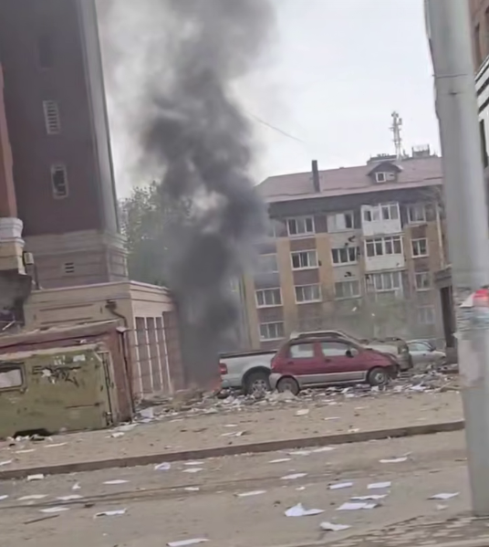 В окупованому Донецьку прогриміла серія вибухів: піднявся дим. Фото і відео