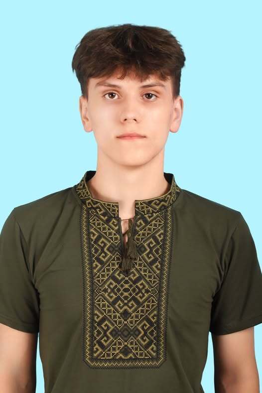 "Шахед" попал прямо в его комнату: в Чернигове попрощались с 16-летним парнем, которого убила Россия. Фото и видео