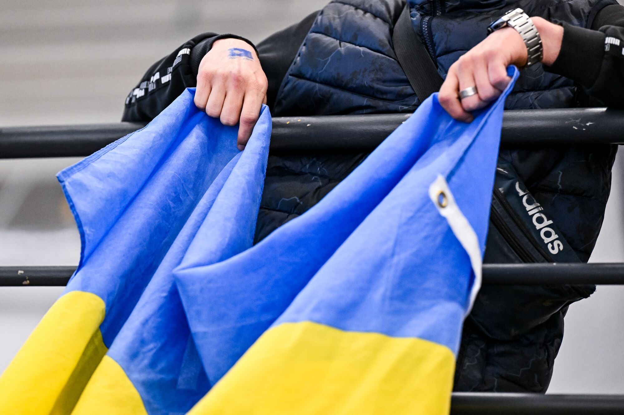 Сборная Украины пропустила 5 голов подряд, выигрывая 3:0, и проиграла матч ЧМ по хоккею U-18