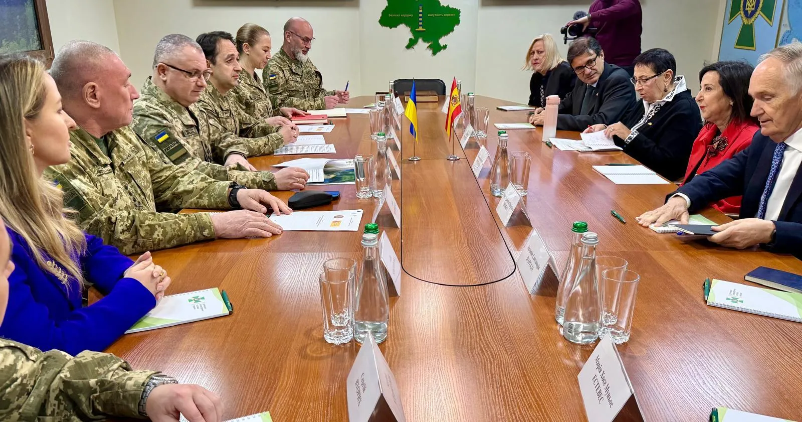 Міністерка оборони Іспанії  прибула з  візитом до Києва. Фото