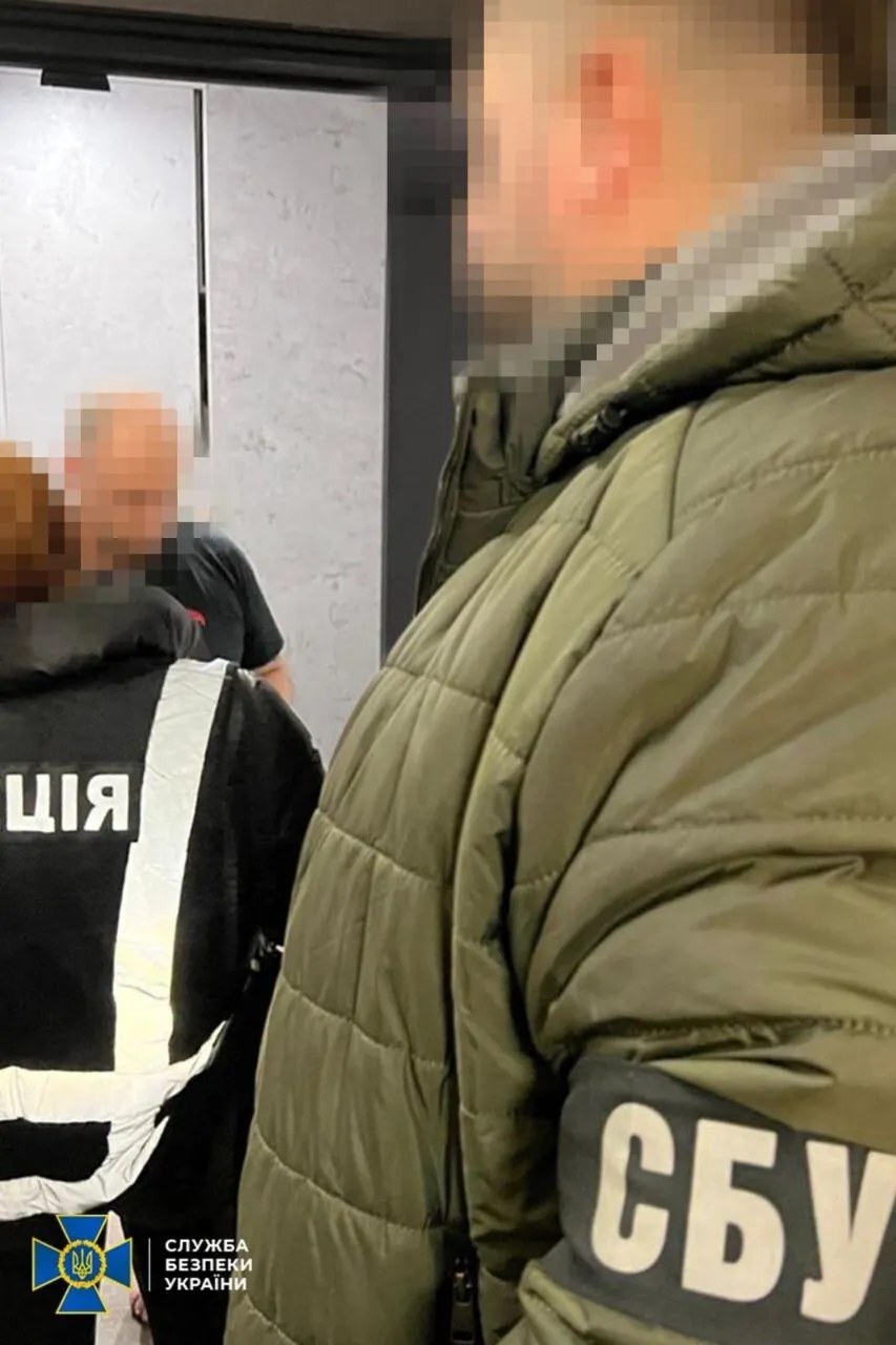 Выманил у волонтеров 1,5 млн грн под видом приобретения дронов для ВСУ: в Киеве разоблачили злоумышленника. Фото