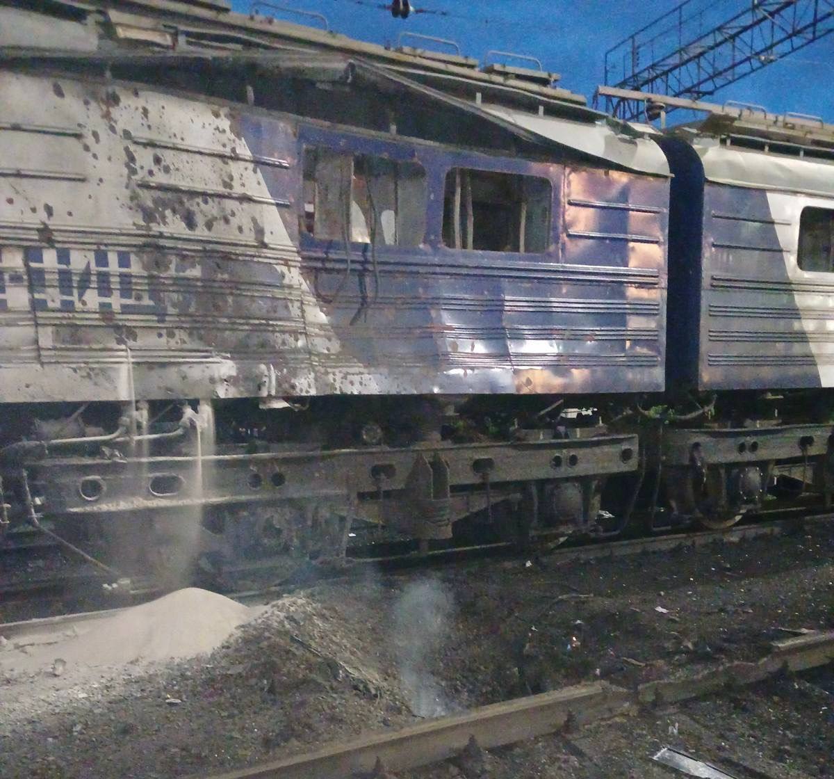 Росія вдарила по залізниці на Запоріжжі: загинув чоловік, є поранений. Фото