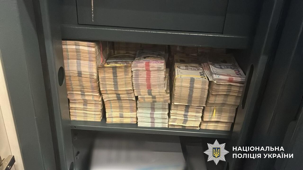 Мережу магазинів U420, яка продавала психотропи, організувала банда на чолі з наркобароном "Мексиканцем": у поліції розкрили гучні деталі