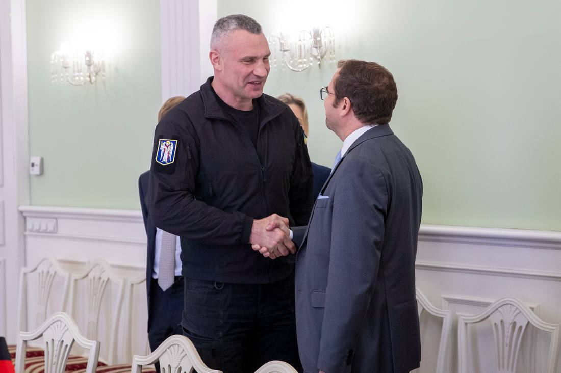 Обговорили ситуацію в Києві та Україні: Кличко зустрівся з держміністром МЗС Німеччини Ганом