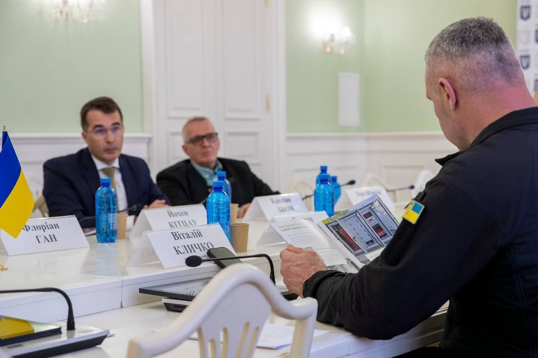 Обговорили ситуацію в Києві та Україні: Кличко зустрівся з держміністром МЗС Німеччини Ганом