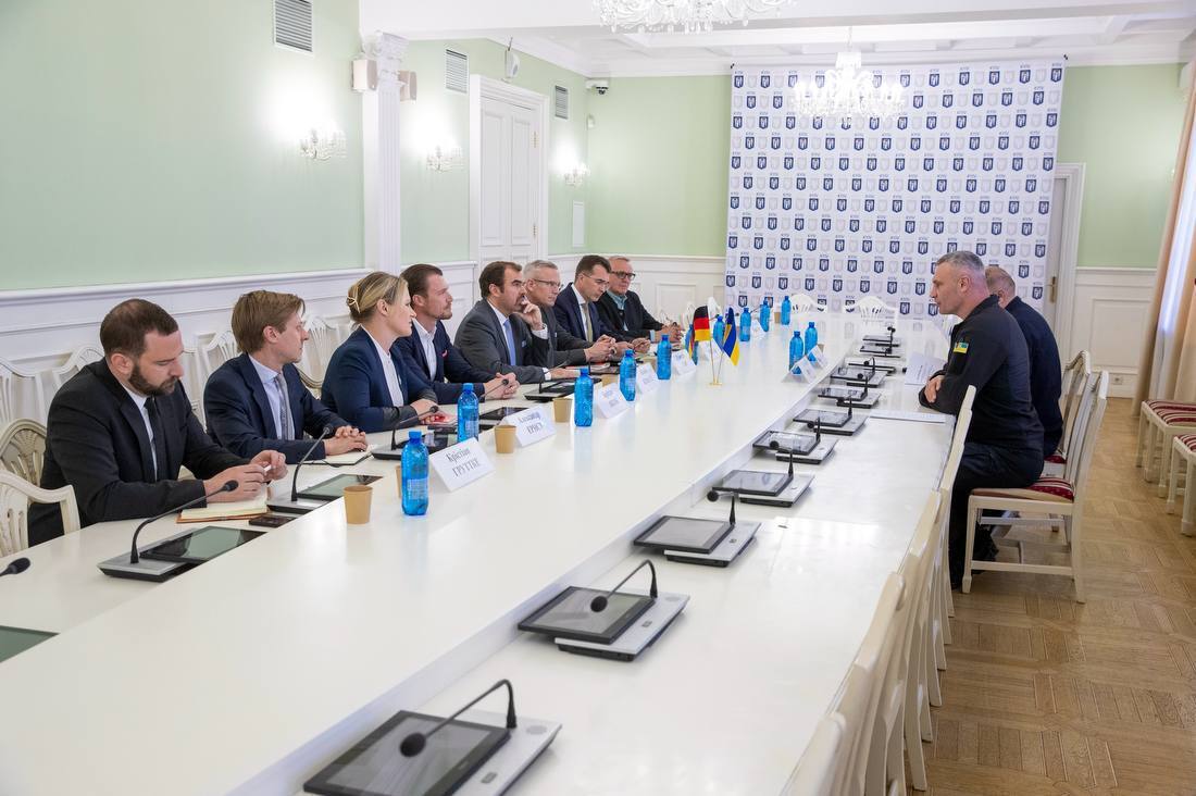 Обговорили ситуацію в Києві та Україні: Кличко зустрівся з держміністром МЗС Німеччини Ганом