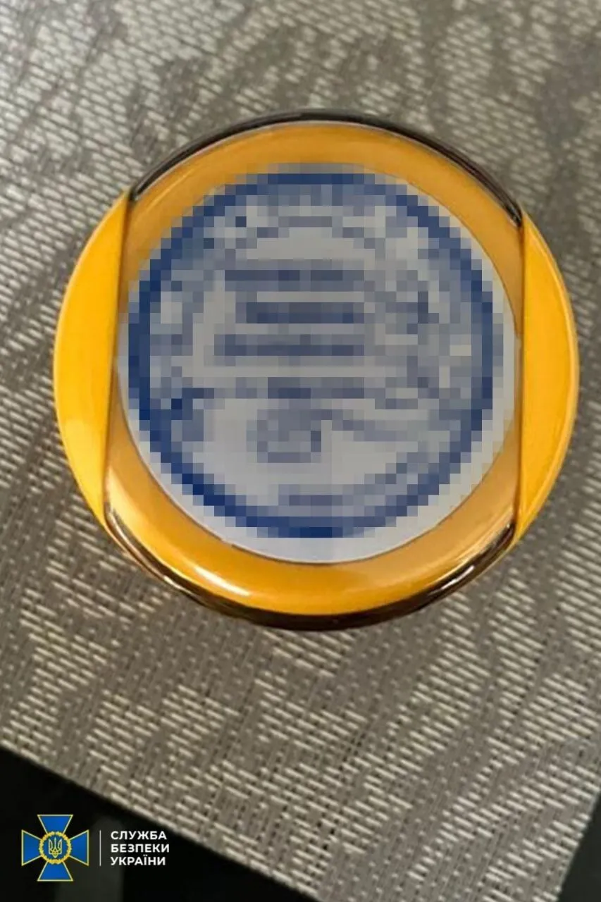 Выманил у волонтеров 1,5 млн грн под видом приобретения дронов для ВСУ: в Киеве разоблачили злоумышленника. Фото