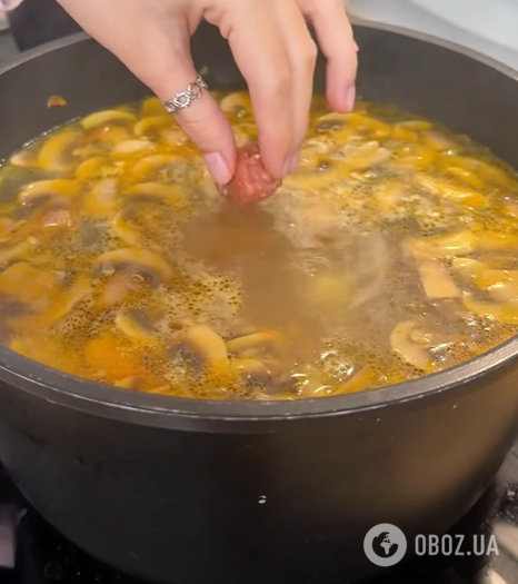 Сирний суп з фрикадельками для обіду: ділимось простим рецептом