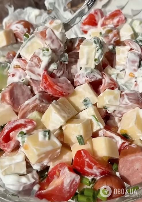 Ситний салат із ковбасками за 5 хвилин: ділимося елементарним рецептом