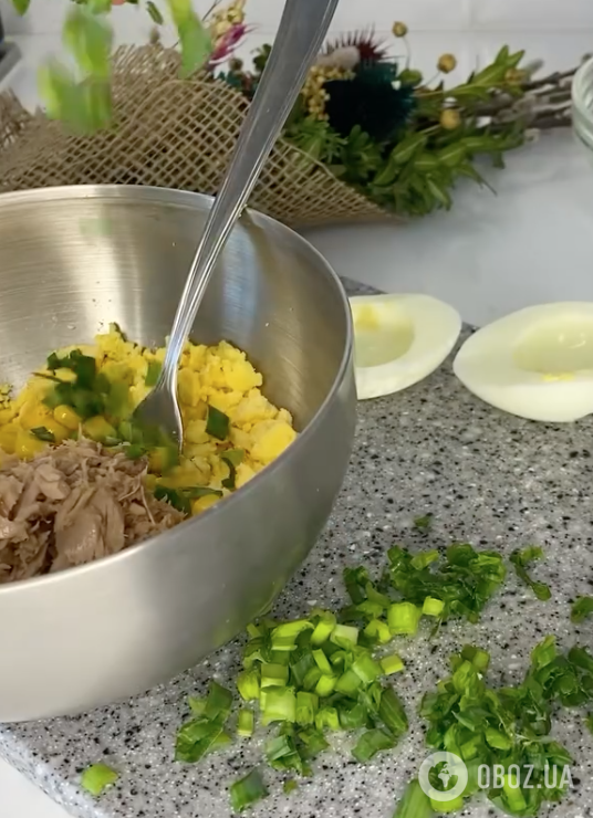 Фаршированные яйца с вкусной начинкой: рецепт бюджетной закуски на любой случай