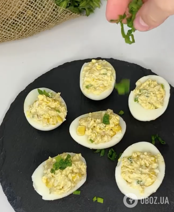 Фаршированные яйца с очень вкусной начинкой: делимся рецептом бюджетной закуски