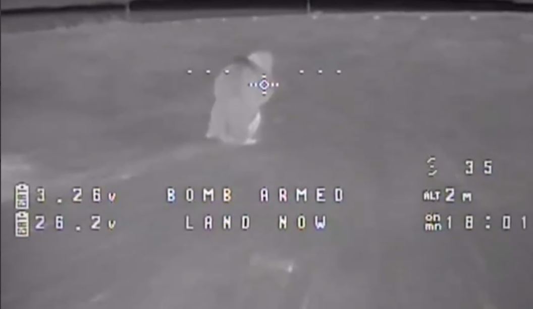 Окупанти в антидронових плащах думали, що стали невидимими: українські військові показали ліквідацію загарбників. Відео