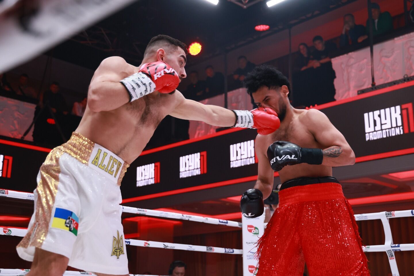 Семикратный чемпион Украины по боксу выиграл бой нокаутом за 2 раунда. Видео