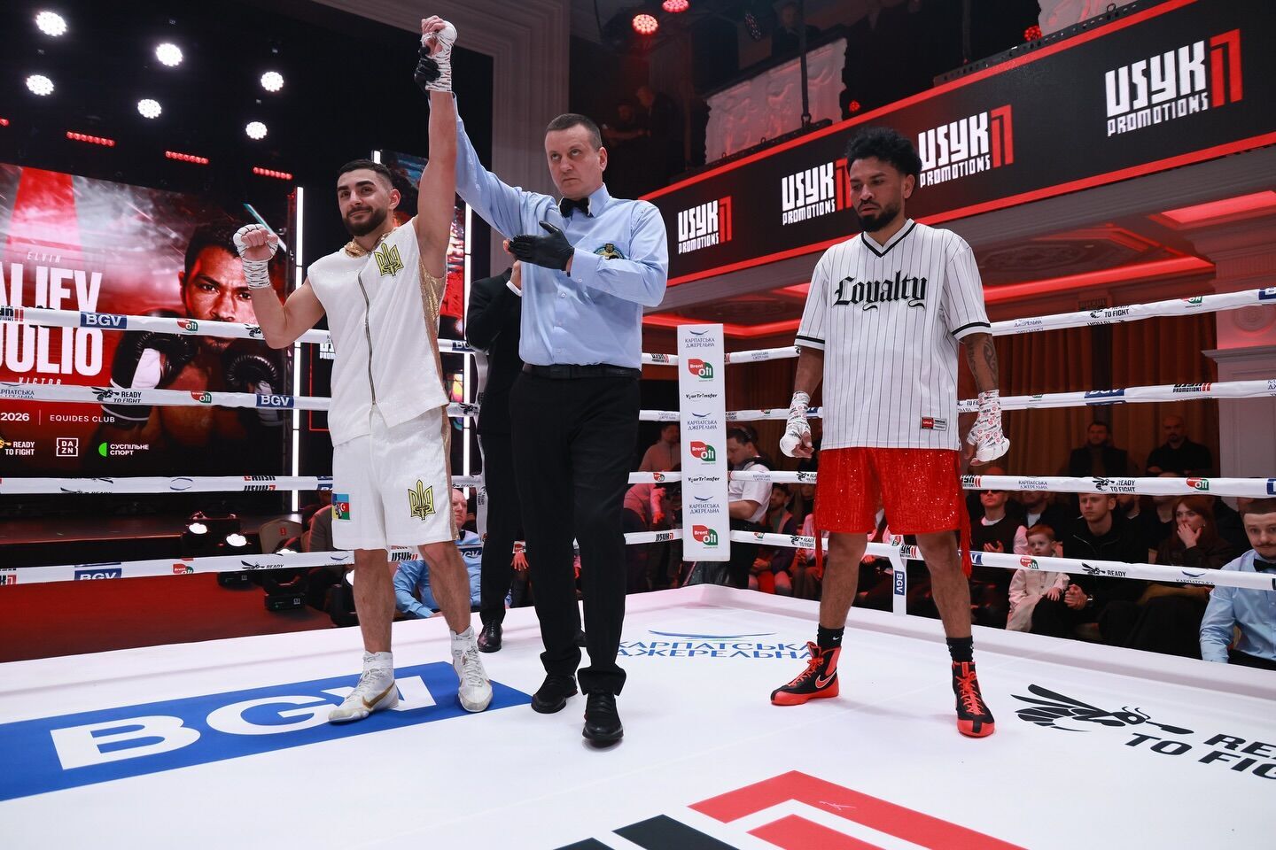 Семикратный чемпион Украины по боксу выиграл бой нокаутом за 2 раунда. Видео