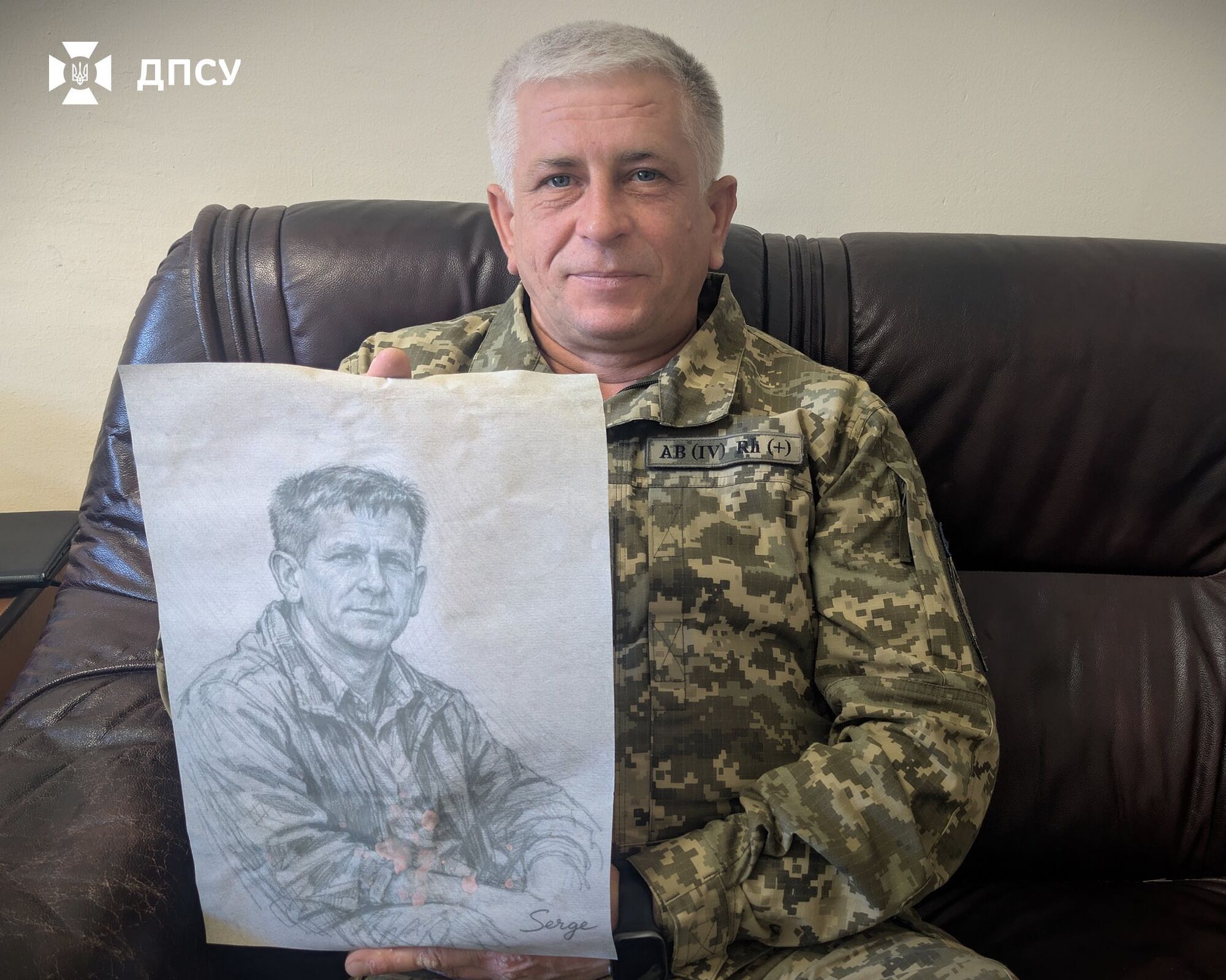 "Без документов, но с мечтой": пограничник из Украины случайно встретил в Париже нелегала, которого ловил четыре раза. Фото