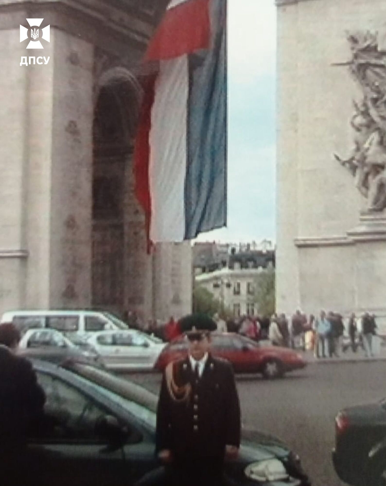 "Без документов, но с мечтой": пограничник из Украины случайно встретил в Париже нелегала, которого ловил четыре раза. Фото